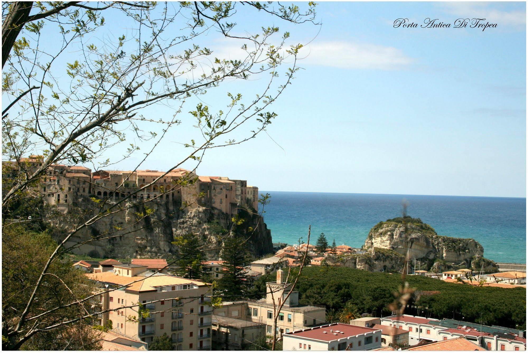 Appartamenti Porta Antica Di Tropea Bagian luar foto