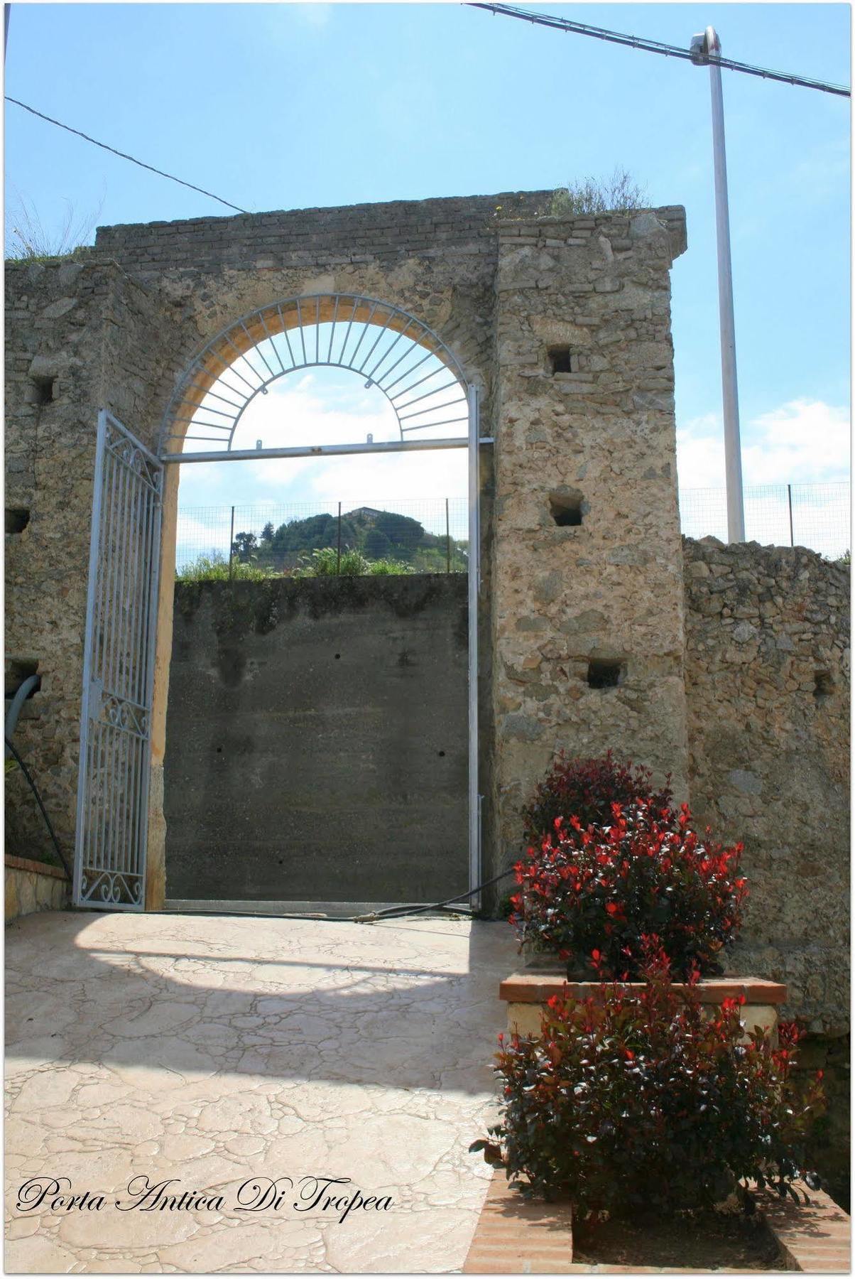 Appartamenti Porta Antica Di Tropea Bagian luar foto